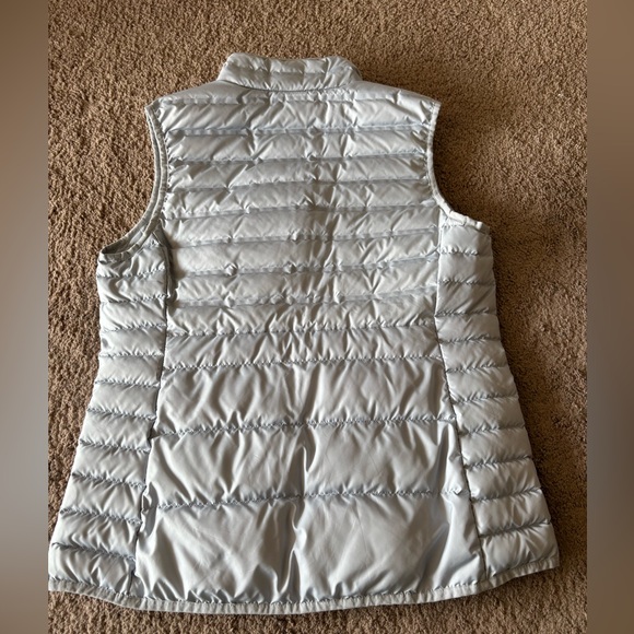 Women’s Columbia McKay Lake 650 Down Puffer Vest - Picture 5 of 5